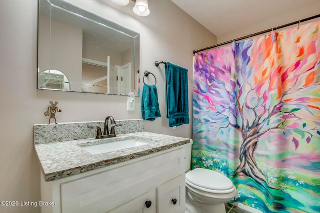 5816 Shepherd Crossing Dr, Louisville, KY 40219