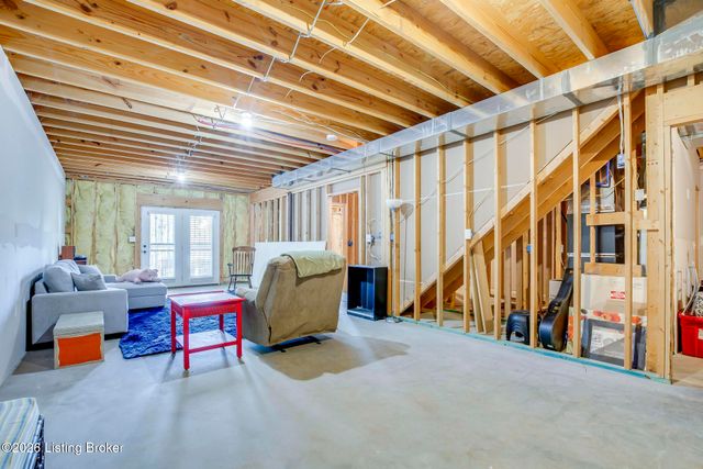 5816 Shepherd Crossing Dr, Louisville, KY 40219