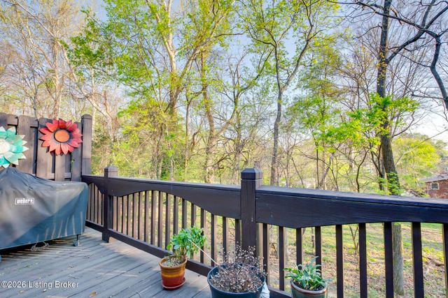 5816 Shepherd Crossing Dr, Louisville, KY 40219