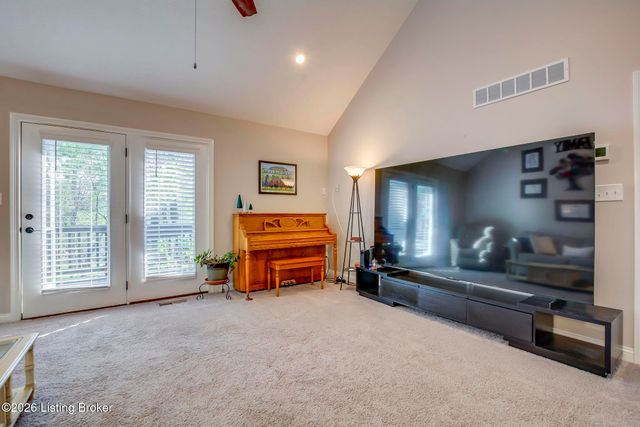 5816 Shepherd Crossing Dr, Louisville, KY 40219