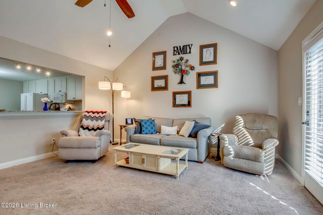5816 Shepherd Crossing Dr, Louisville, KY 40219