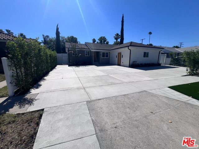 7669 Beeman Avenue, North Hollywood, CA 91605