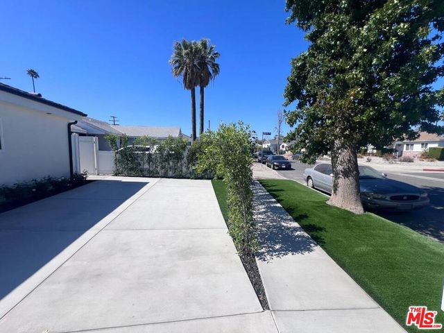 7669 Beeman Avenue, North Hollywood, CA 91605