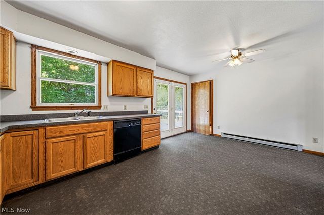 1682 Sugar Creek Creek, Rock Creek, OH 44084