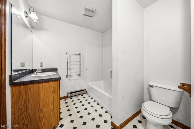 1682 Sugar Creek Creek, Rock Creek, OH 44084
