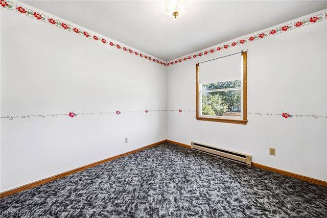 1682 Sugar Creek Creek, Rock Creek, OH 44084