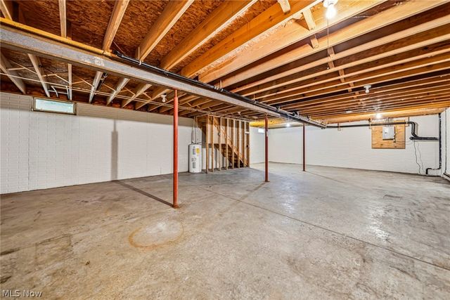 1682 Sugar Creek Creek, Rock Creek, OH 44084