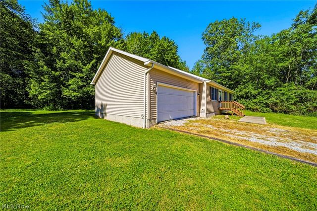 1682 Sugar Creek Creek, Rock Creek, OH 44084