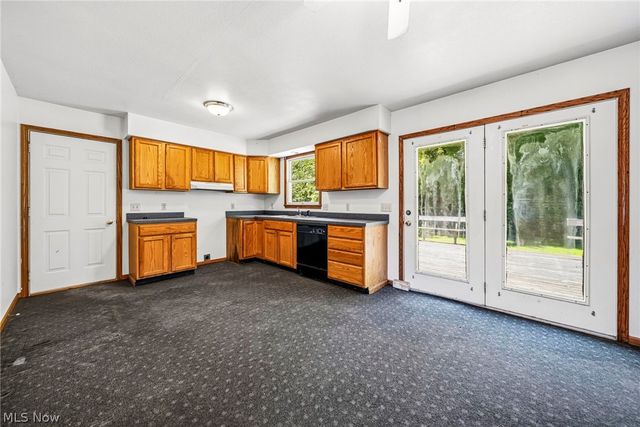 1682 Sugar Creek Creek, Rock Creek, OH 44084