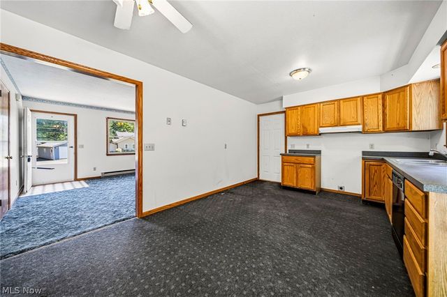 1682 Sugar Creek Creek, Rock Creek, OH 44084