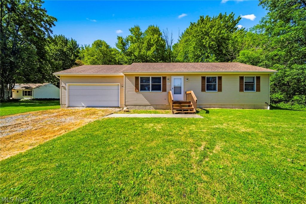 1682 Sugar Creek Creek, Rock Creek, OH 44084