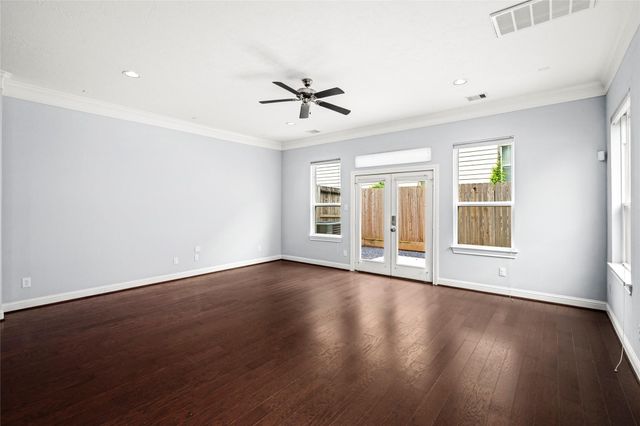 1611 Summer Street B, Houston, TX 77007
