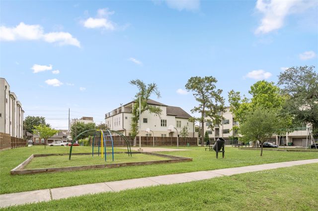 1611 Summer Street B, Houston, TX 77007