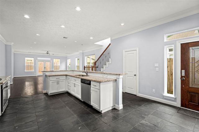 1611 Summer Street B, Houston, TX 77007