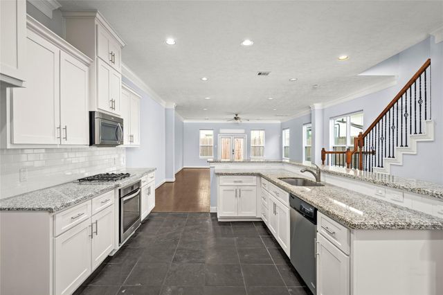 1611 Summer Street B, Houston, TX 77007