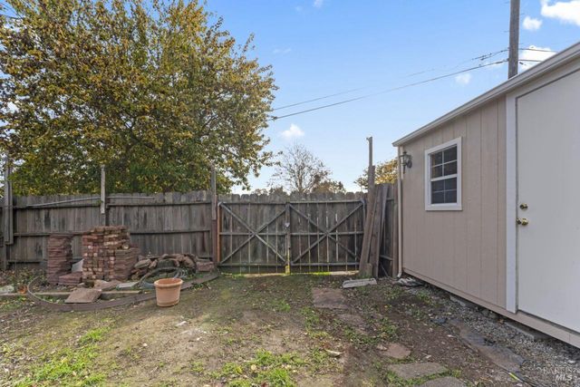 1295 Hemlock St, Napa, CA 94559