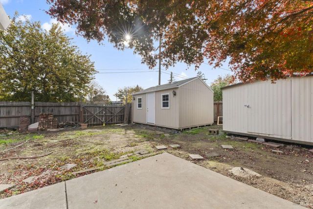 1295 Hemlock St, Napa, CA 94559