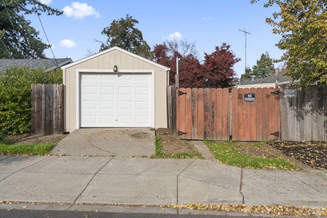 1295 Hemlock St, Napa, CA 94559