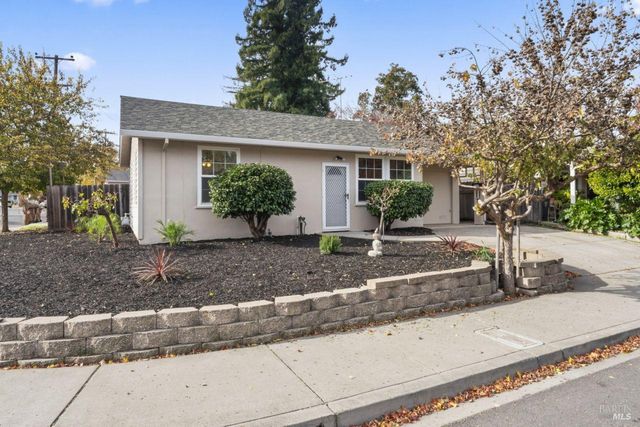 1295 Hemlock St, Napa, CA 94559