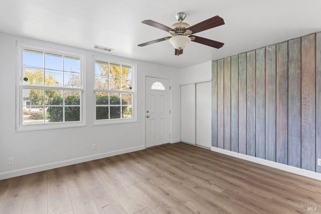 1295 Hemlock St, Napa, CA 94559