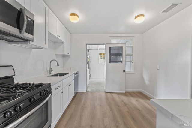 1295 Hemlock St, Napa, CA 94559