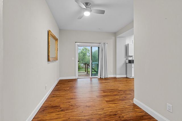 102 W Walnut Street, Southgate, KY 41071