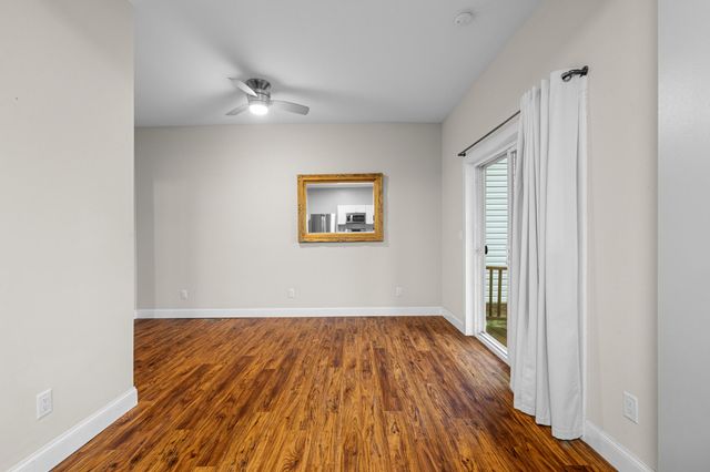 102 W Walnut Street, Southgate, KY 41071