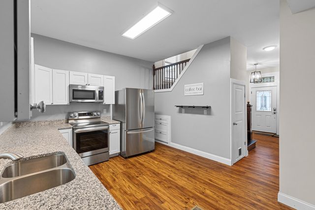 102 W Walnut Street, Southgate, KY 41071