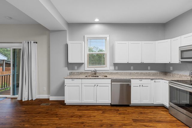 102 W Walnut Street, Southgate, KY 41071
