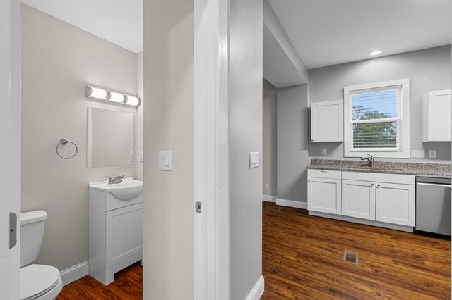 102 W Walnut Street, Southgate, KY 41071