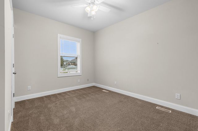 102 W Walnut Street, Southgate, KY 41071