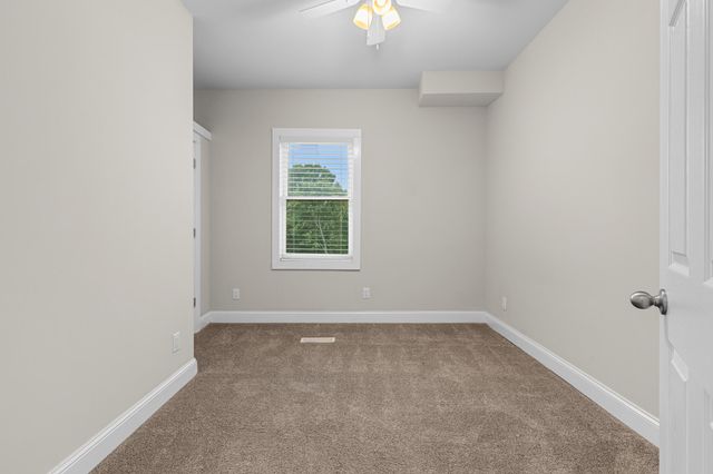 102 W Walnut Street, Southgate, KY 41071