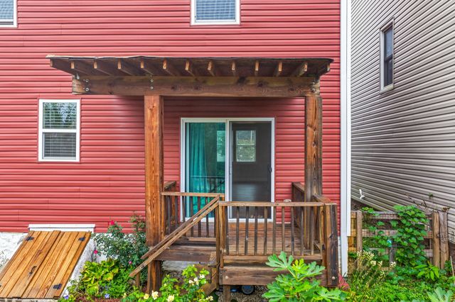 102 W Walnut Street, Southgate, KY 41071