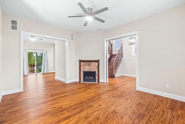 102 W Walnut Street, Southgate, KY 41071