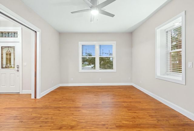 102 W Walnut Street, Southgate, KY 41071