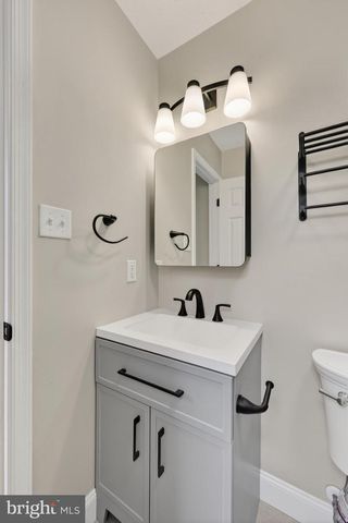 213 BLACK OAK DR, Maurertown, VA 22644