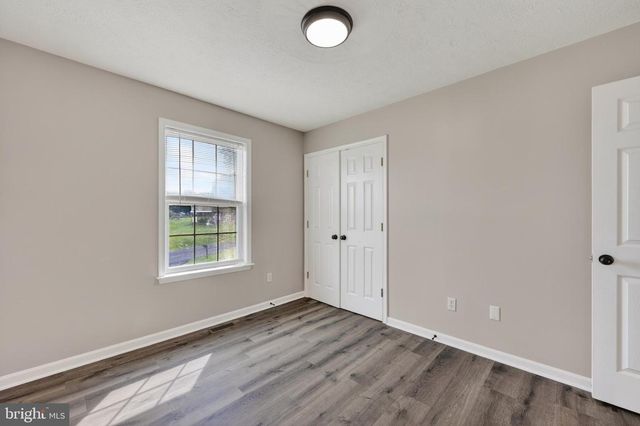 213 BLACK OAK DR, Maurertown, VA 22644