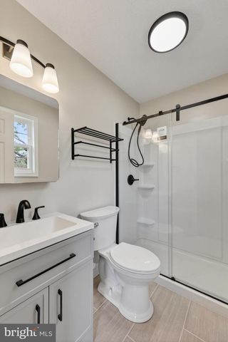 213 BLACK OAK DR, Maurertown, VA 22644