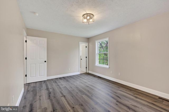 213 BLACK OAK DR, Maurertown, VA 22644