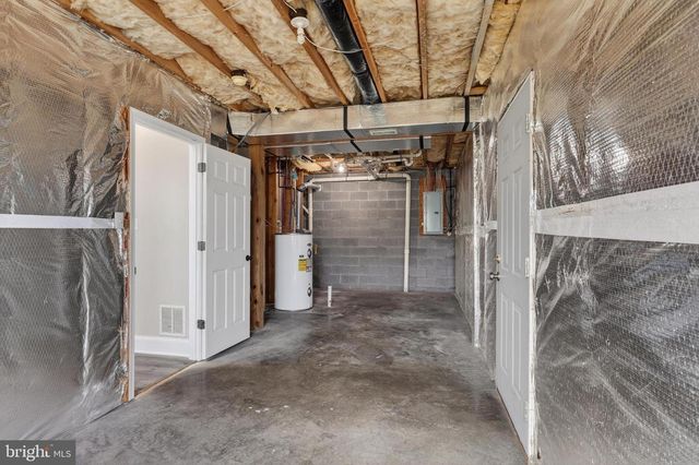 213 BLACK OAK DR, Maurertown, VA 22644