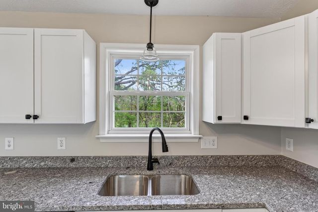 213 BLACK OAK DR, Maurertown, VA 22644