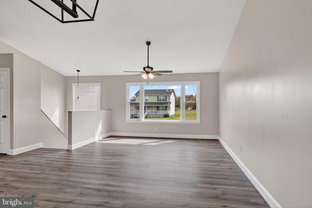 213 BLACK OAK DR, Maurertown, VA 22644