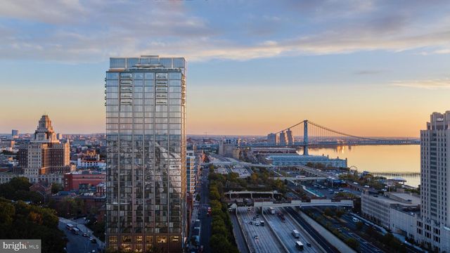 15 Dock St # 2110, Philadelphia, PA 19106