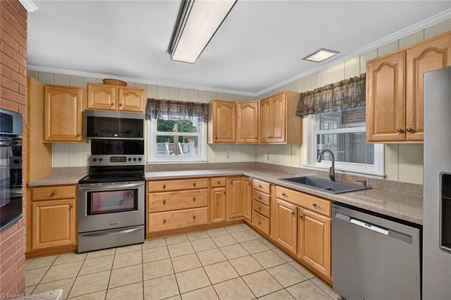 4010 Kernersville Road, Winston-salem, NC 27107