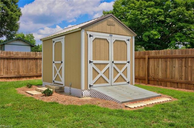 4010 Kernersville Road, Winston-salem, NC 27107