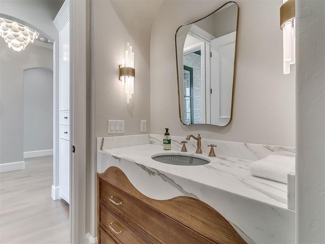 916 NW 156th Street, Edmond, OK 73013