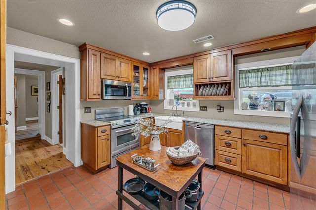 12036 SE Campbell Road, West Fork, AR 72774
