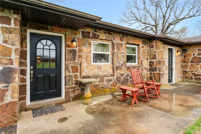 12036 SE Campbell Road, West Fork, AR 72774