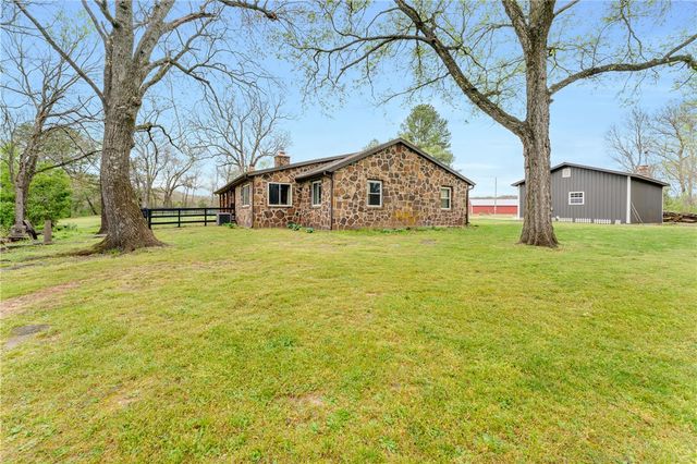 12036 SE Campbell Road, West Fork, AR 72774
