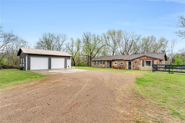 12036 SE Campbell Road, West Fork, AR 72774